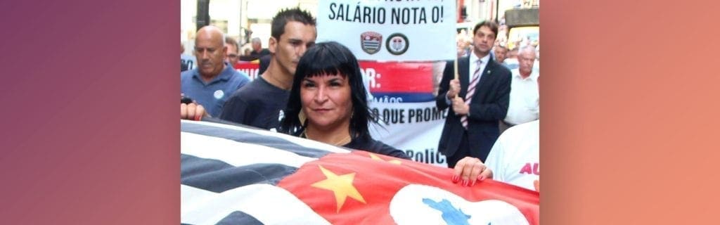Adriana Borgo - manifestacao contra deboche 5 porcento aumento salarial